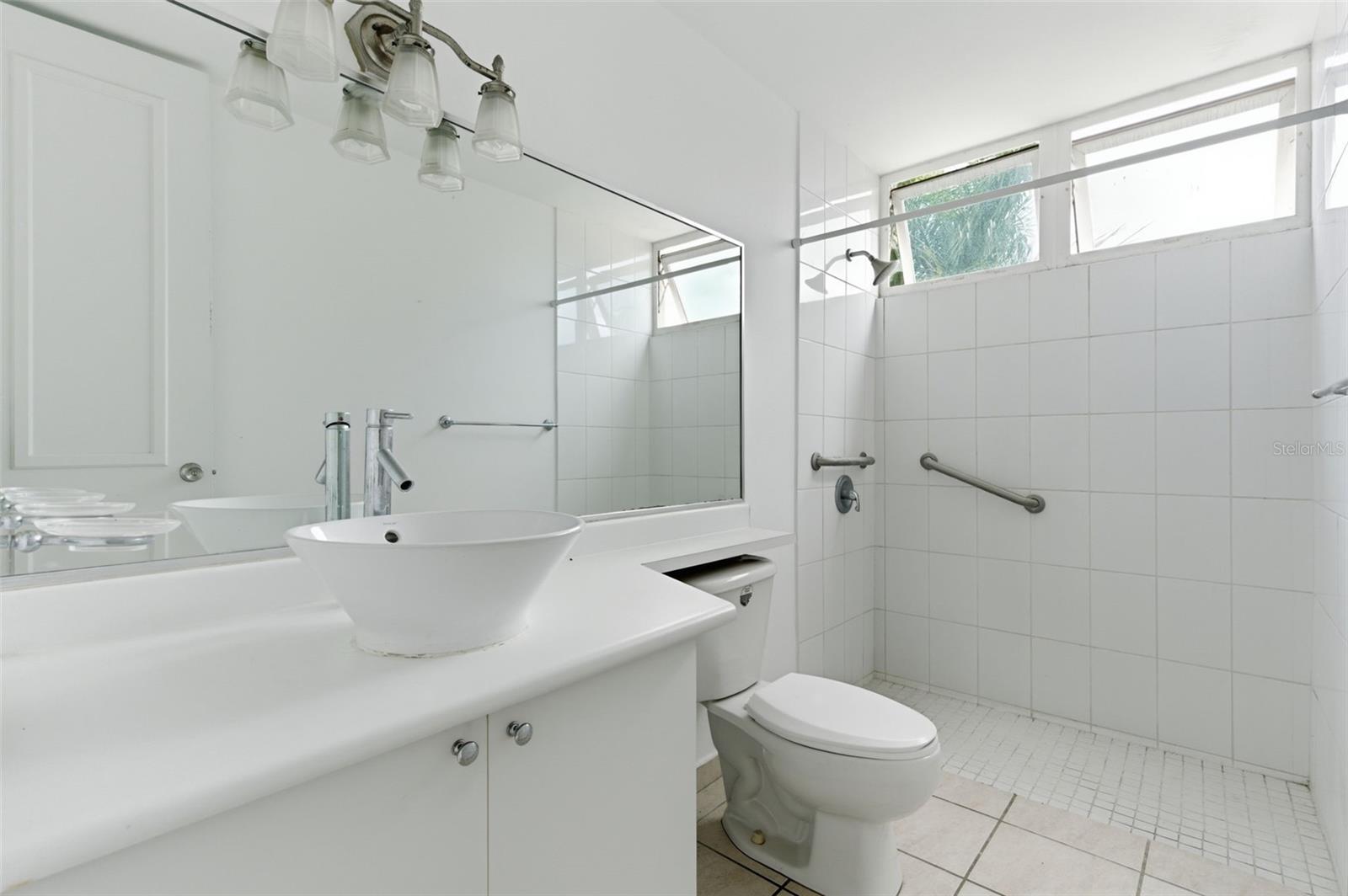 PASEOS DE DORADO - Residential