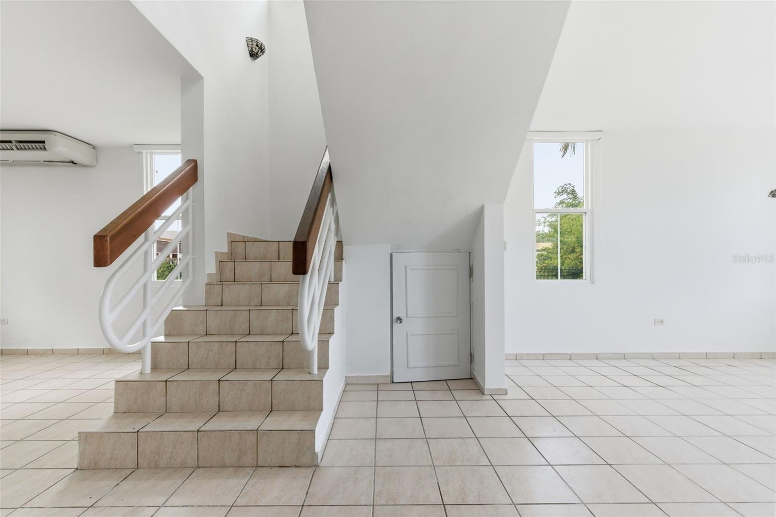 PASEOS DE DORADO - Residential