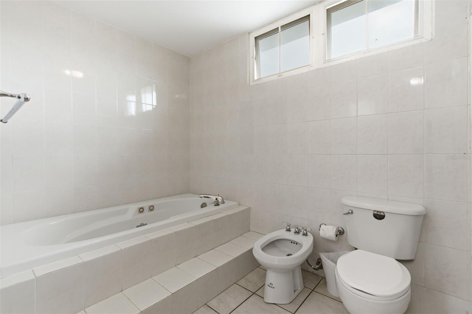 PASEOS DE DORADO - Residential