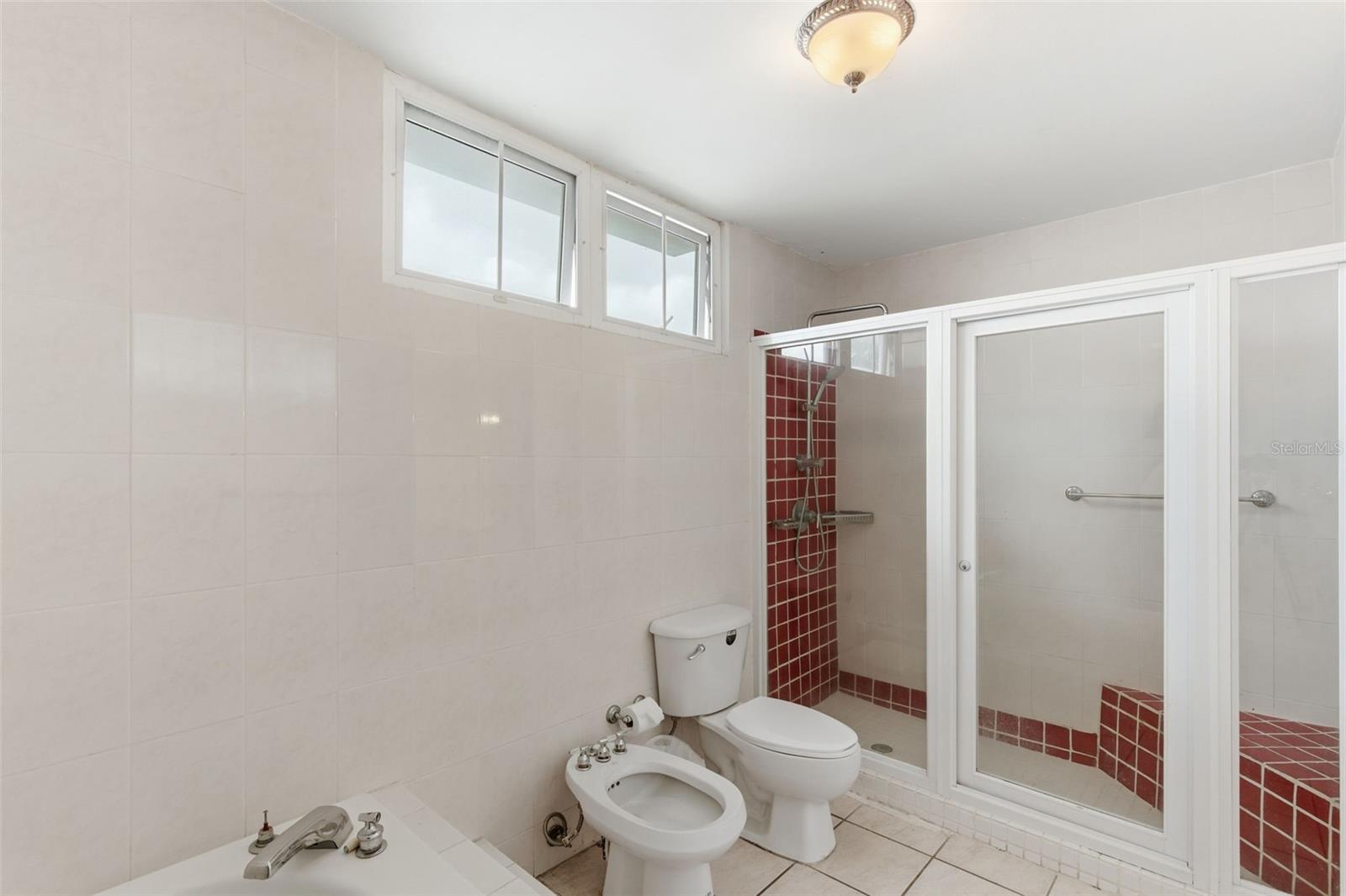 PASEOS DE DORADO - Residential