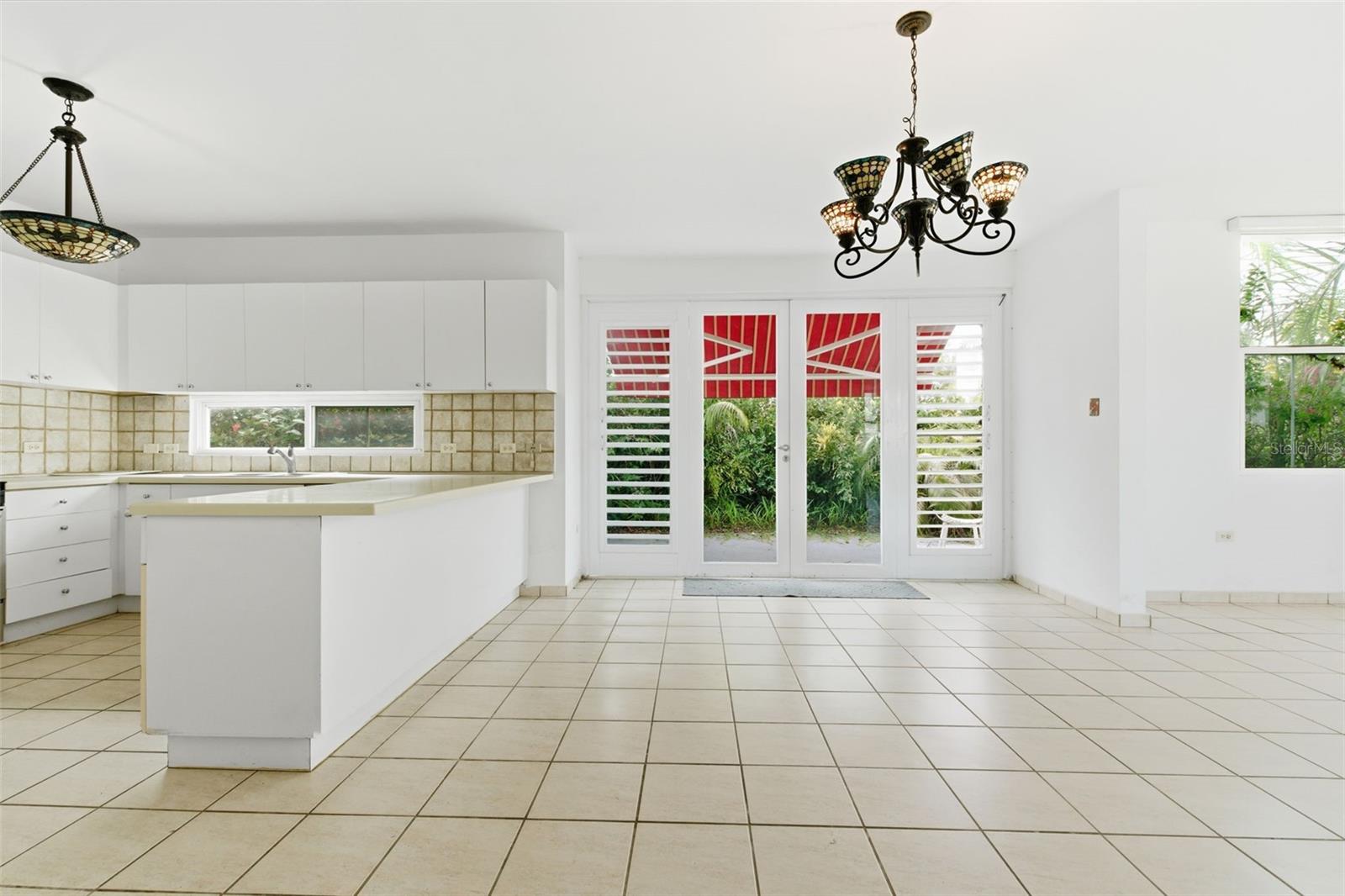 PASEOS DE DORADO - Residential