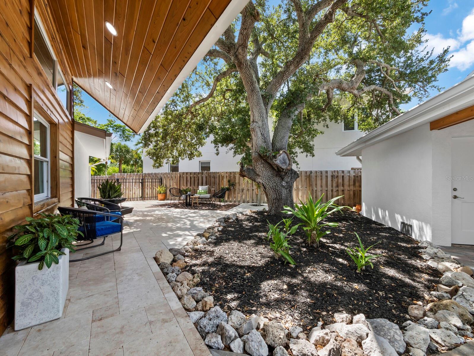 430 ISLAND CIRCLE