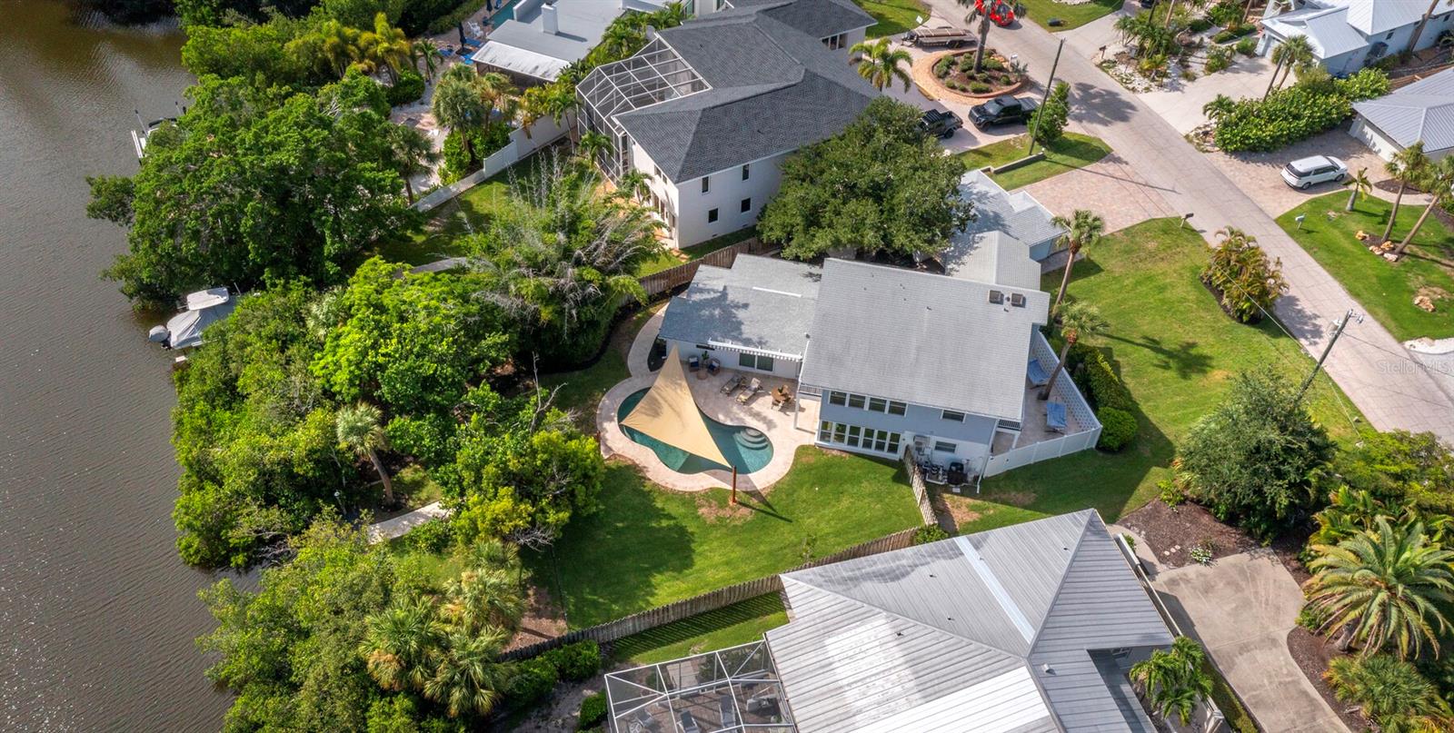 430 ISLAND CIRCLE