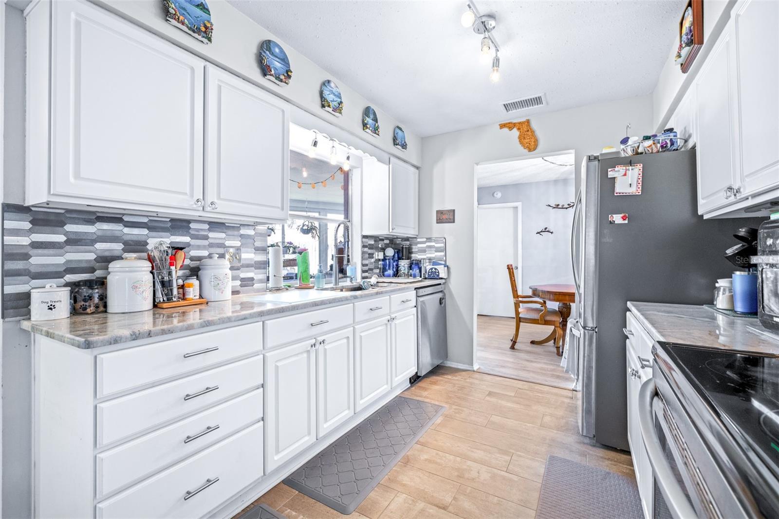 ANCHORAGE OF TARPON LAKE UNIT THREE THE - Residential