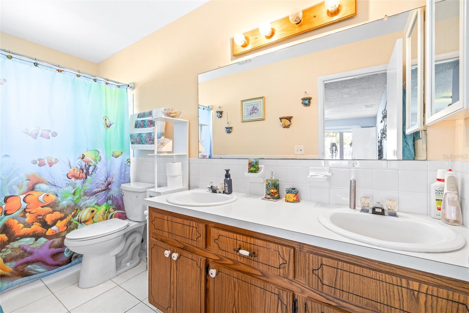 ANCHORAGE OF TARPON LAKE UNIT THREE THE - Residential