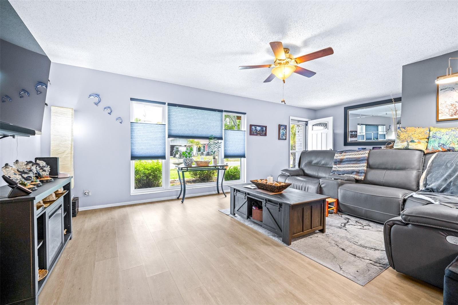 ANCHORAGE OF TARPON LAKE UNIT THREE THE - Residential