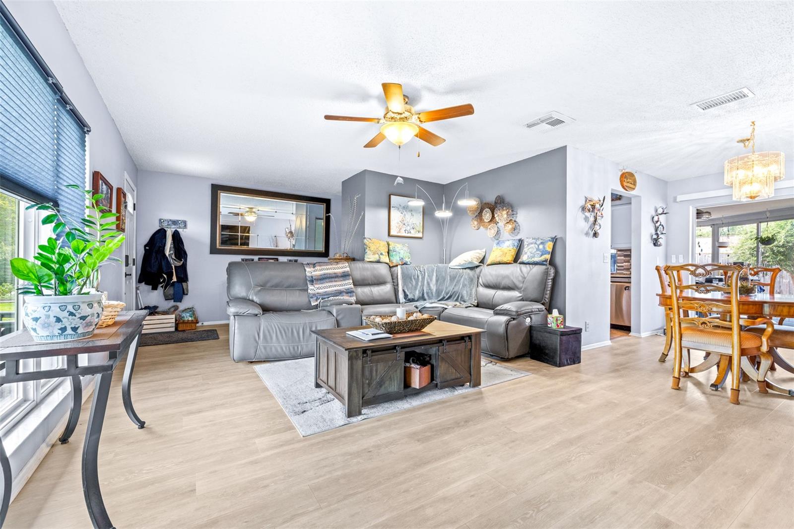 ANCHORAGE OF TARPON LAKE UNIT THREE THE - Residential