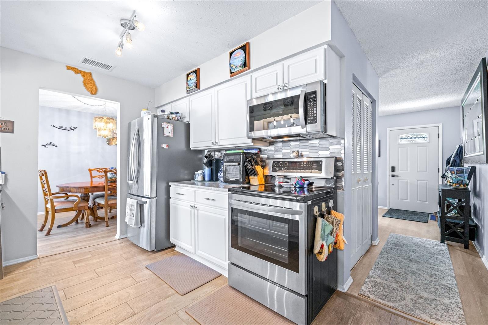 ANCHORAGE OF TARPON LAKE UNIT THREE THE - Residential