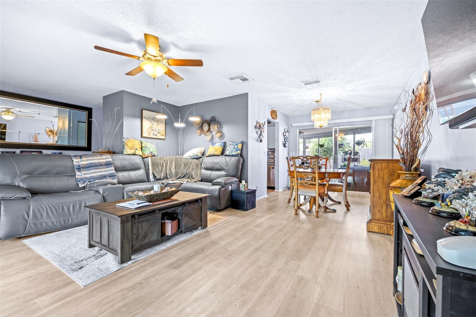 ANCHORAGE OF TARPON LAKE UNIT THREE THE - Residential