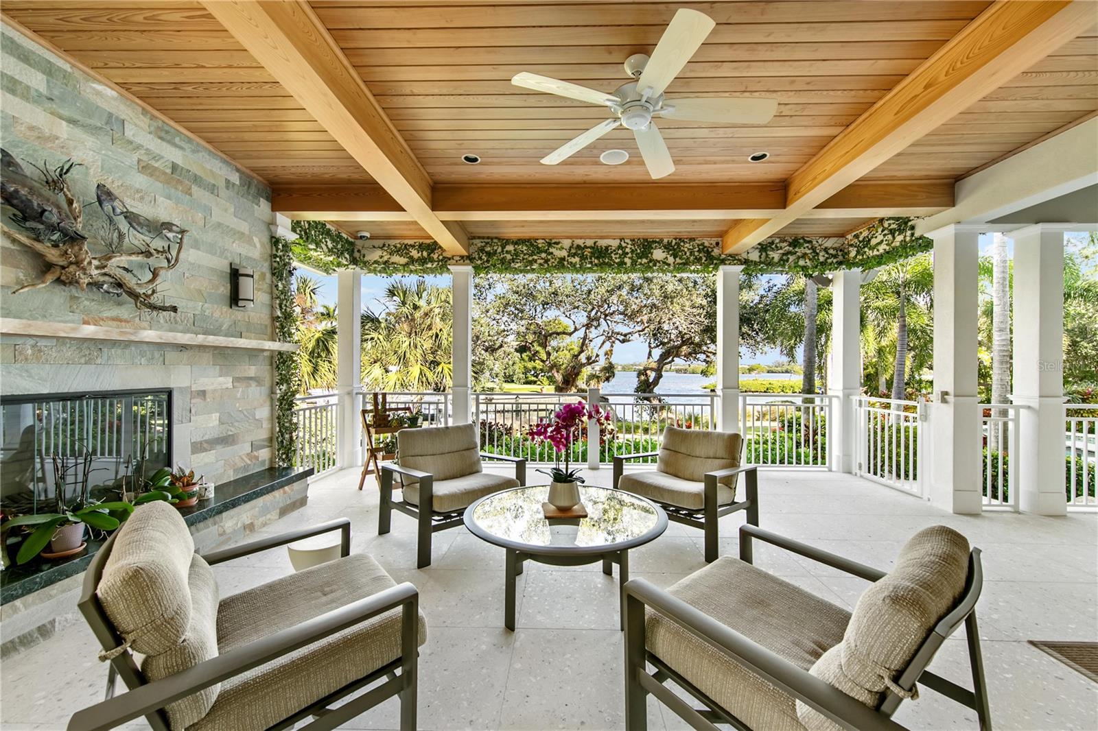 HIDDEN HARBOR - Residential