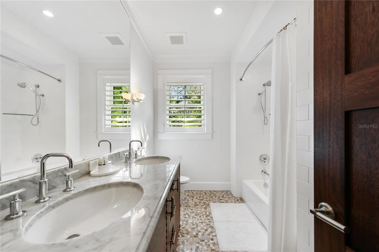 HIDDEN HARBOR - Residential