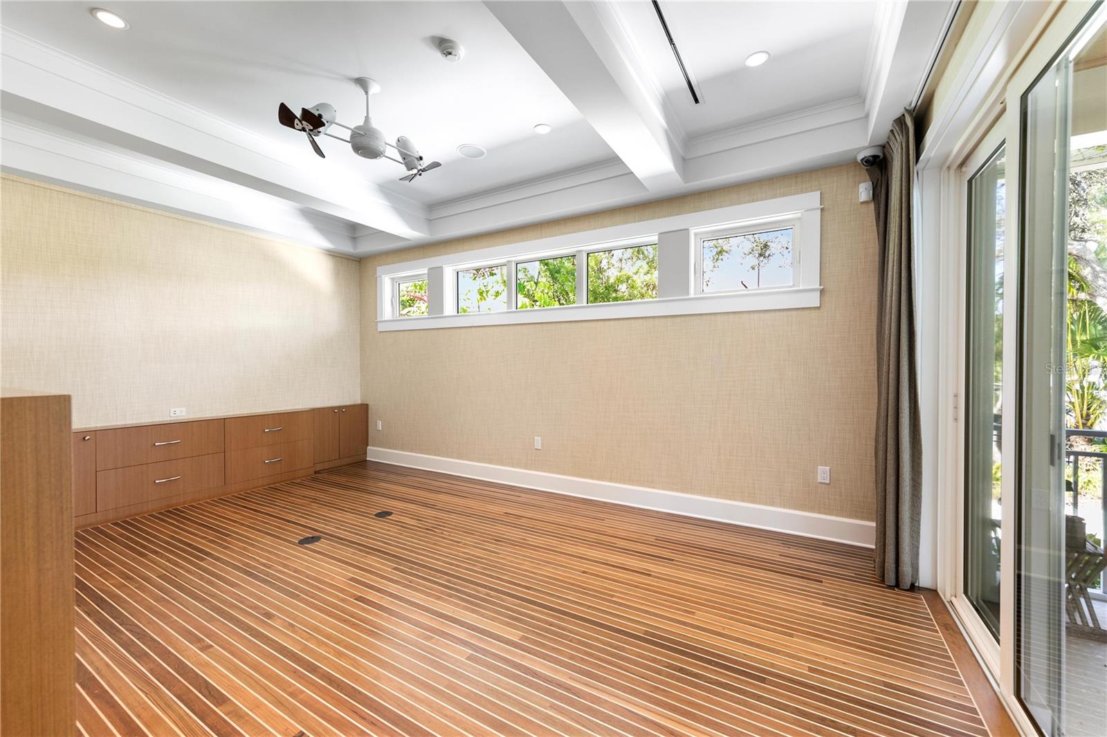 HIDDEN HARBOR - Residential