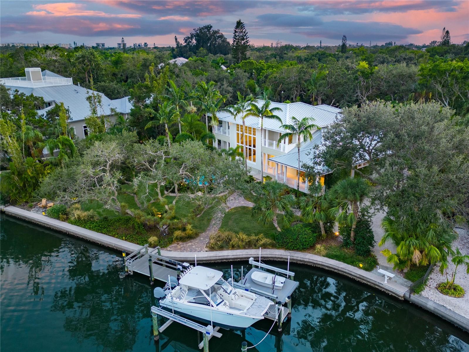 HIDDEN HARBOR - Residential