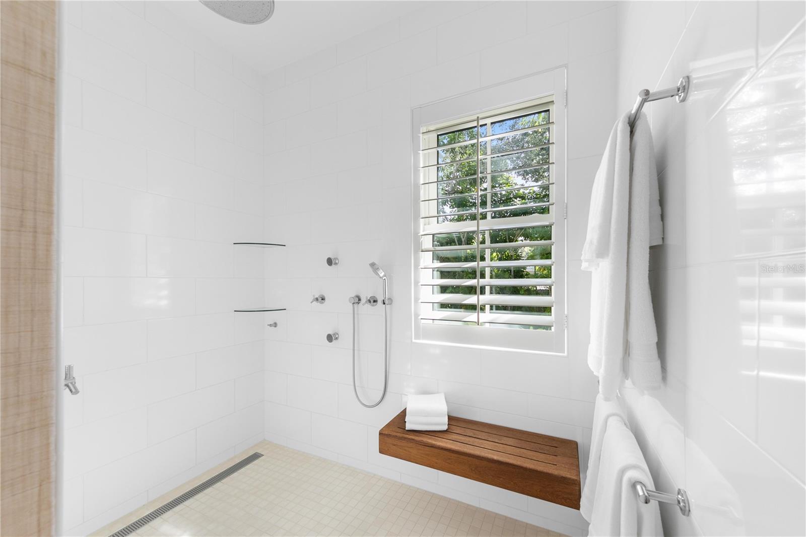 HIDDEN HARBOR - Residential