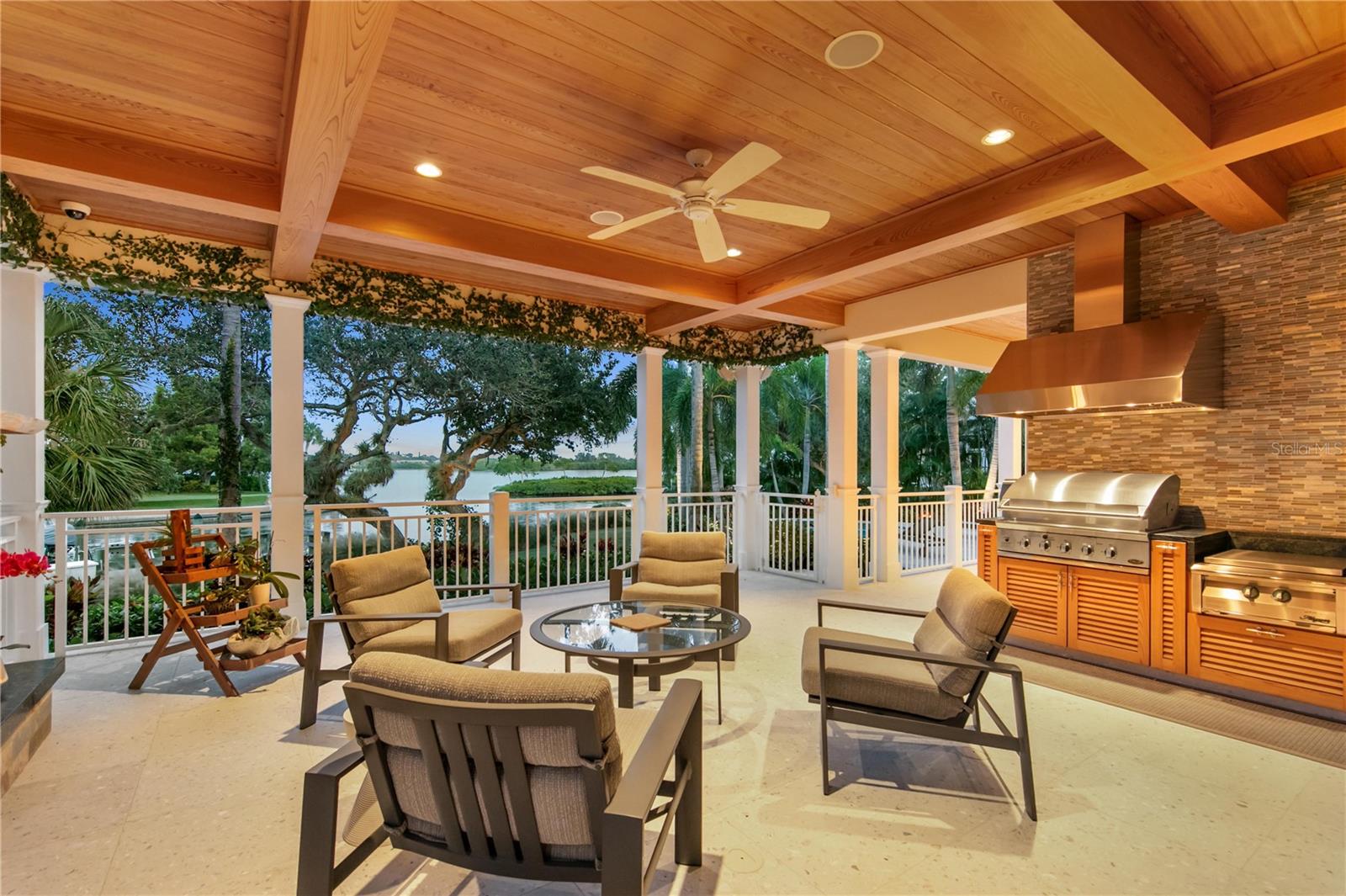 HIDDEN HARBOR - Residential