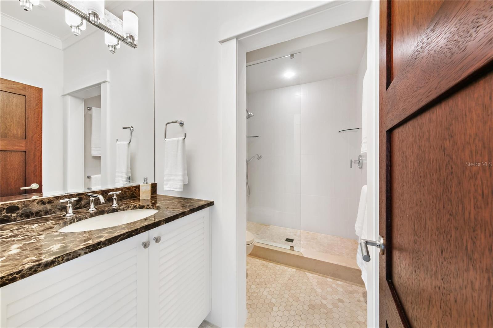 HIDDEN HARBOR - Residential