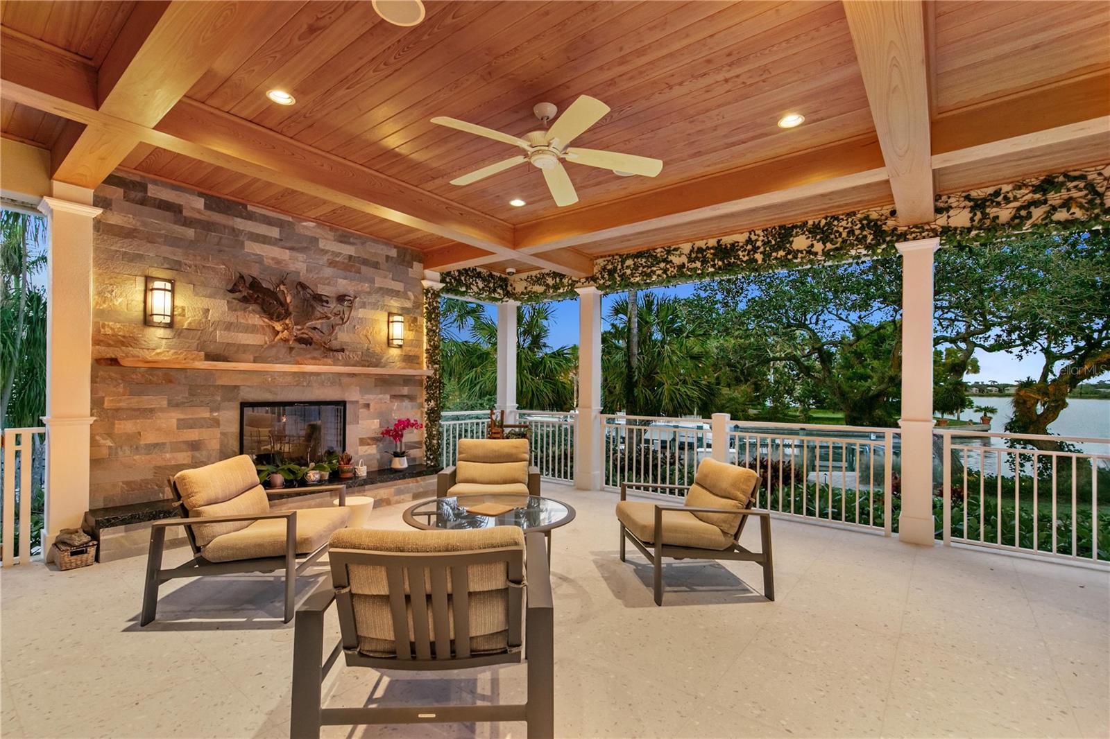 HIDDEN HARBOR - Residential