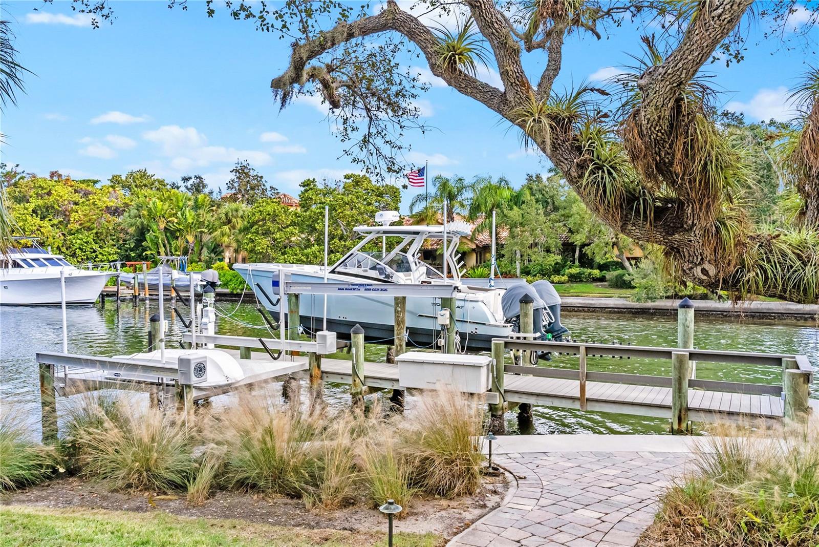 HIDDEN HARBOR - Residential