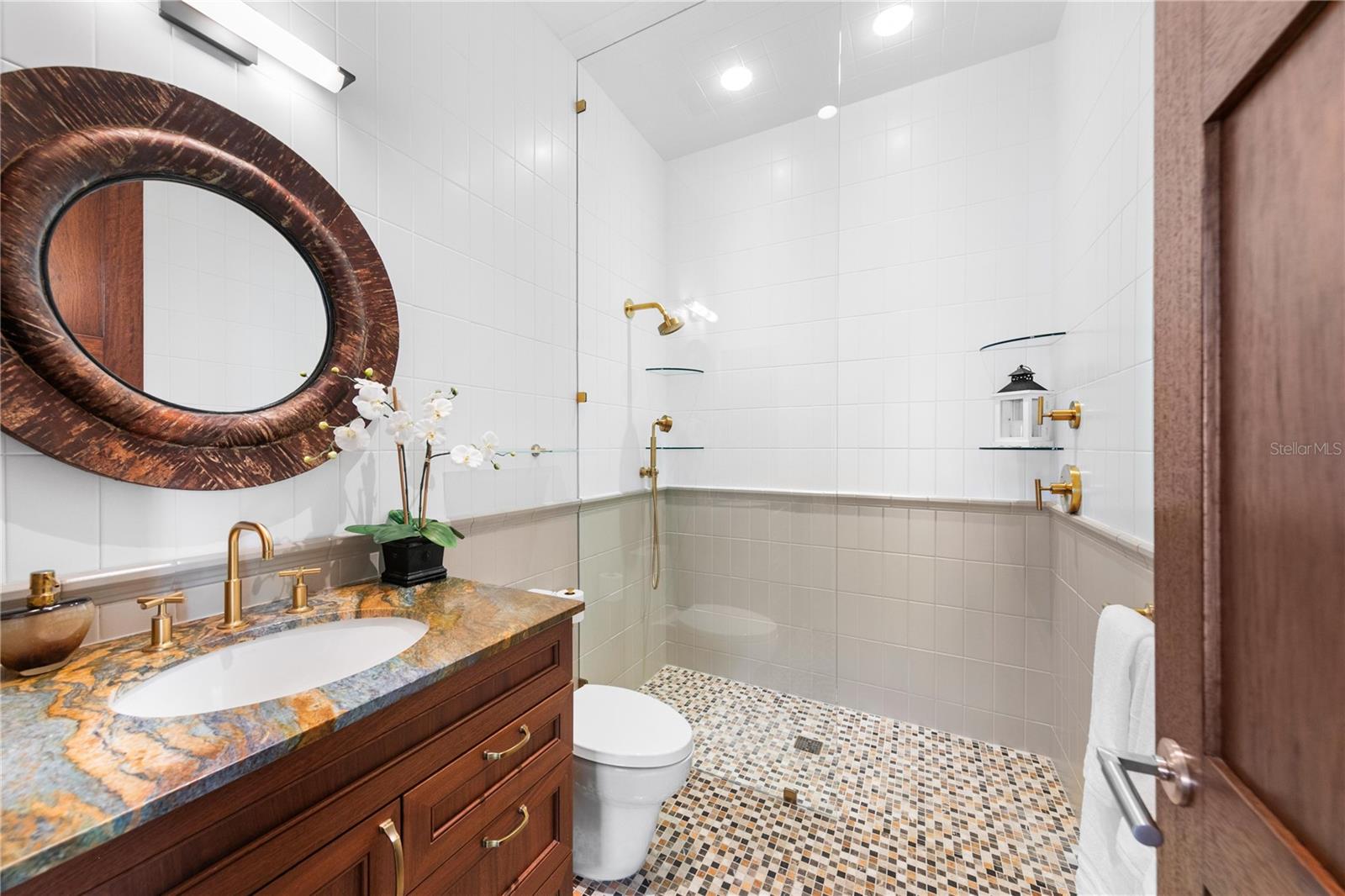 HIDDEN HARBOR - Residential