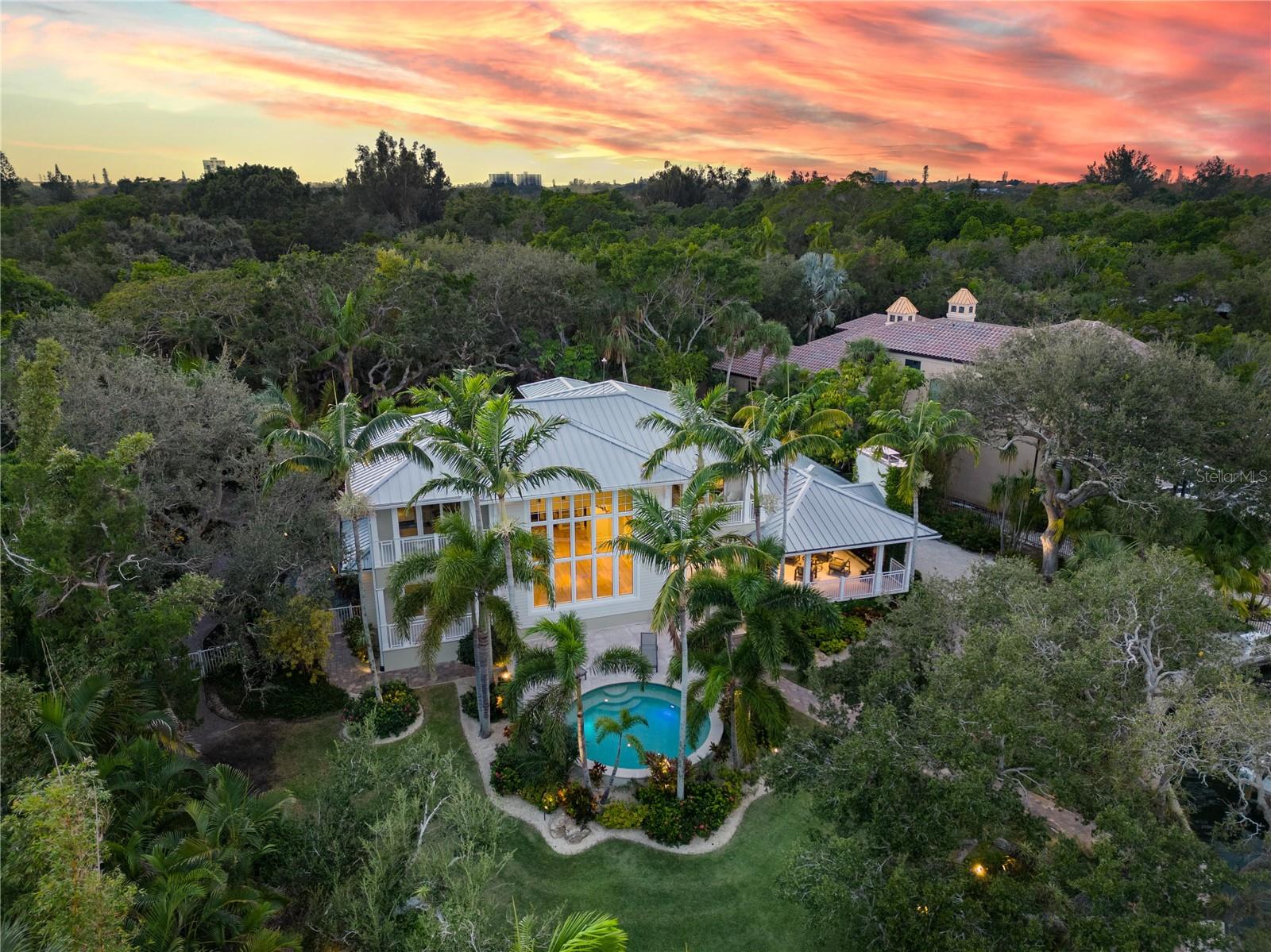 HIDDEN HARBOR - Residential