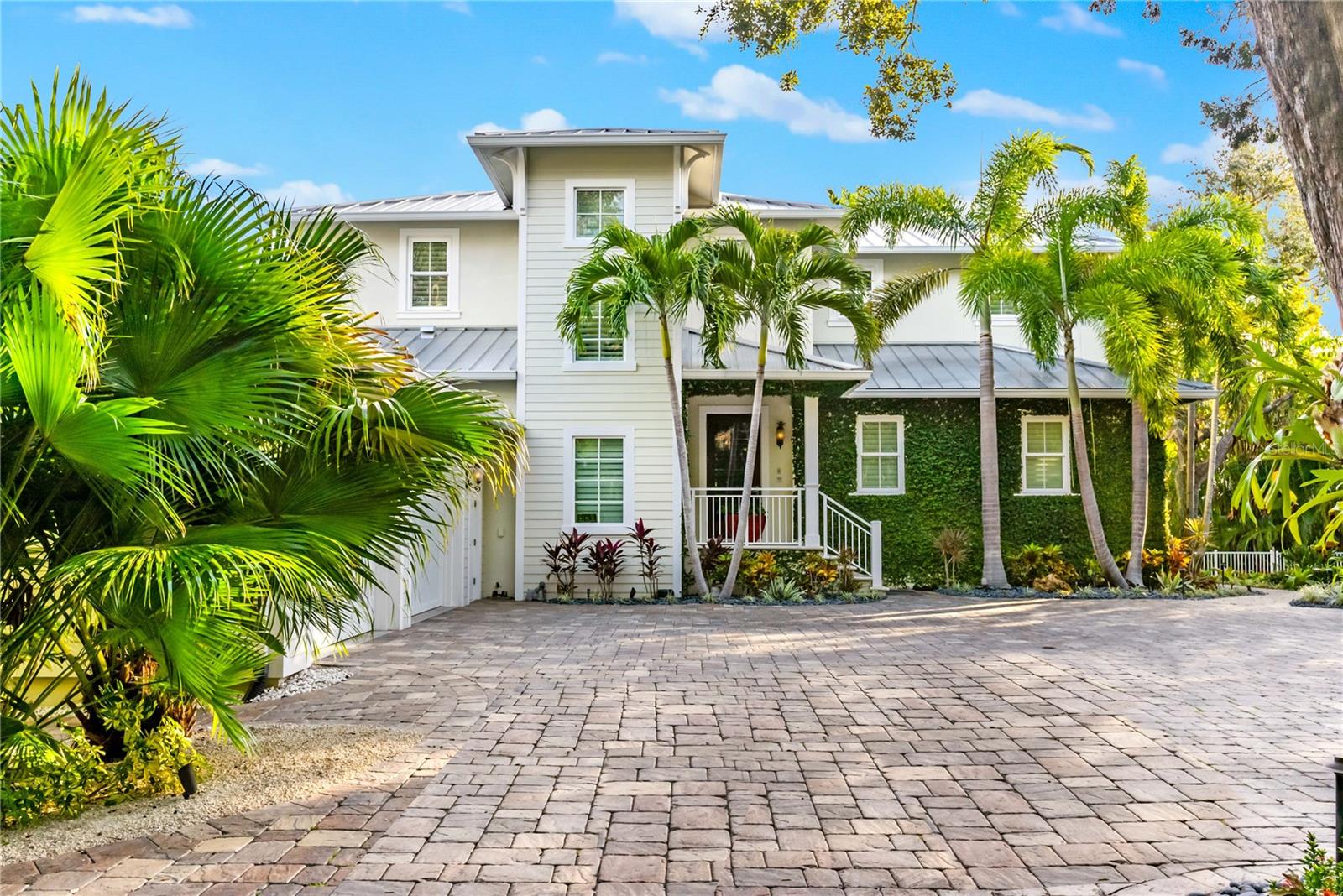 HIDDEN HARBOR - Residential