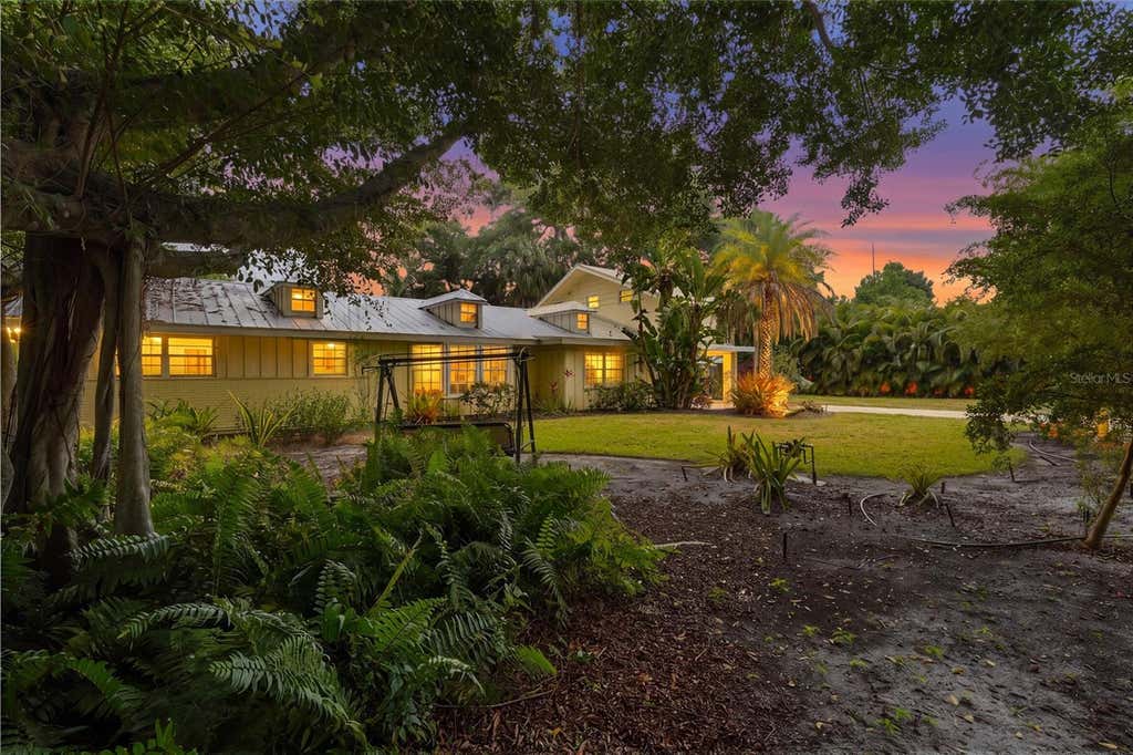 Photo of 2480 Alameda Avenue, Sarasota, FL 34234 (MLS # A4695803)