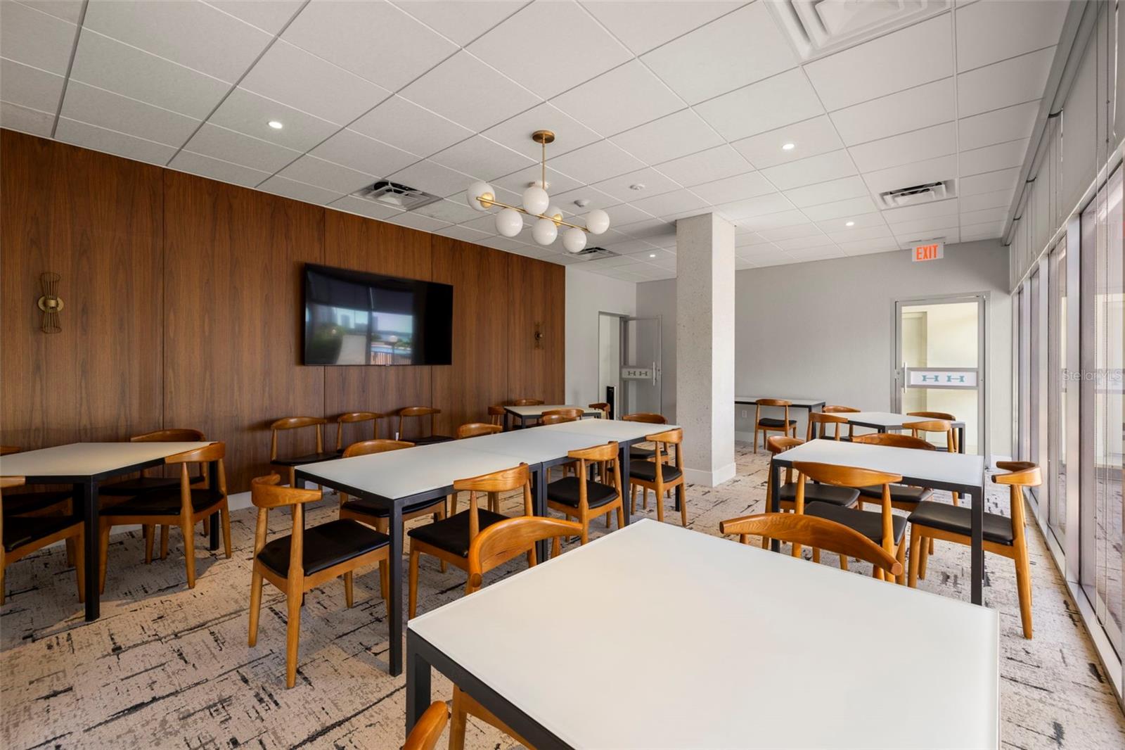 HARBOUR HOUSE CONDO - Residential