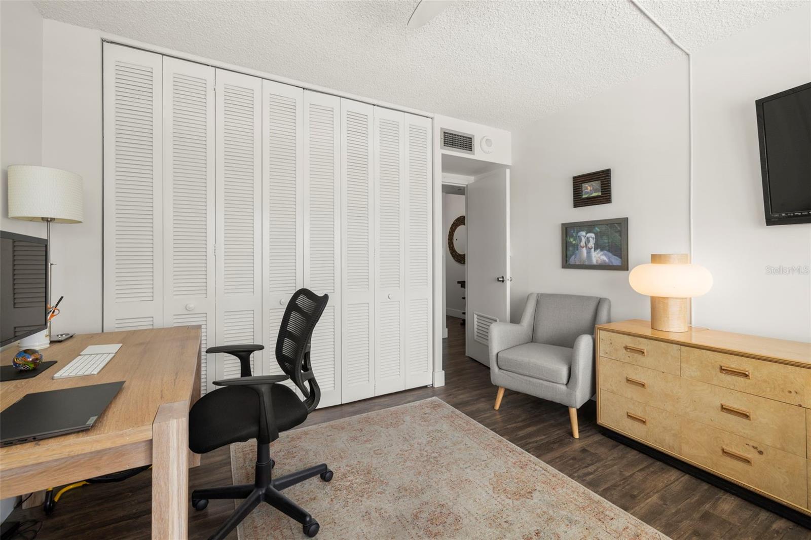 HARBOUR HOUSE CONDO - Residential