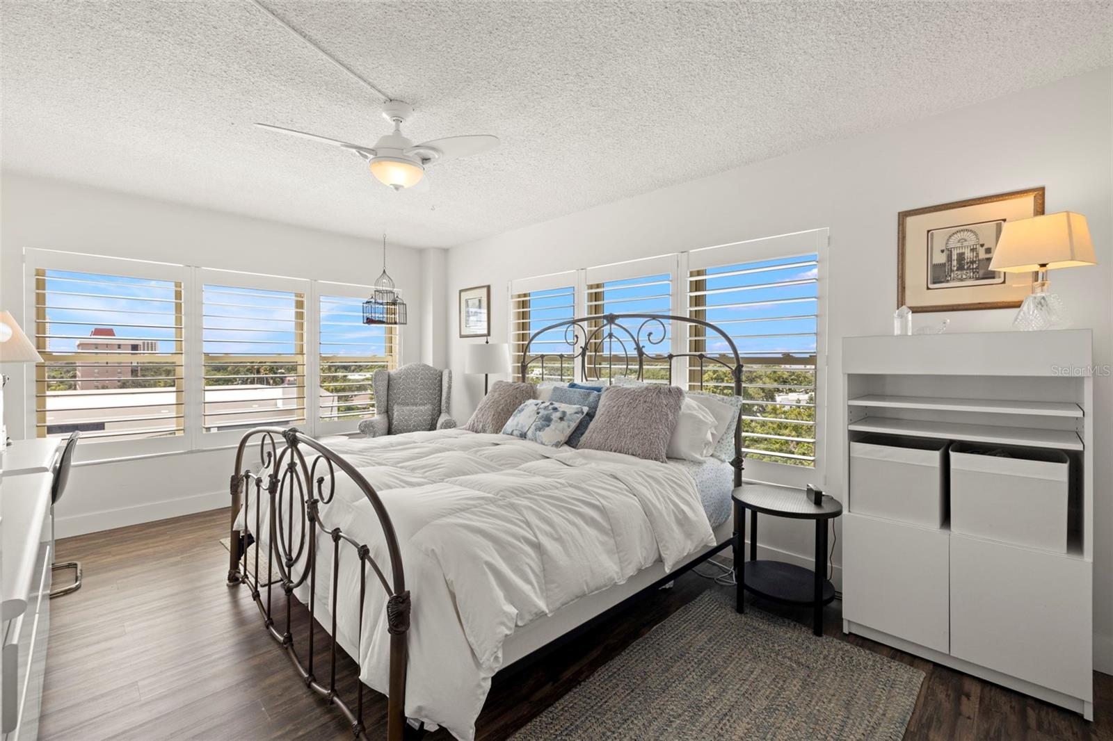 HARBOUR HOUSE CONDO - Residential