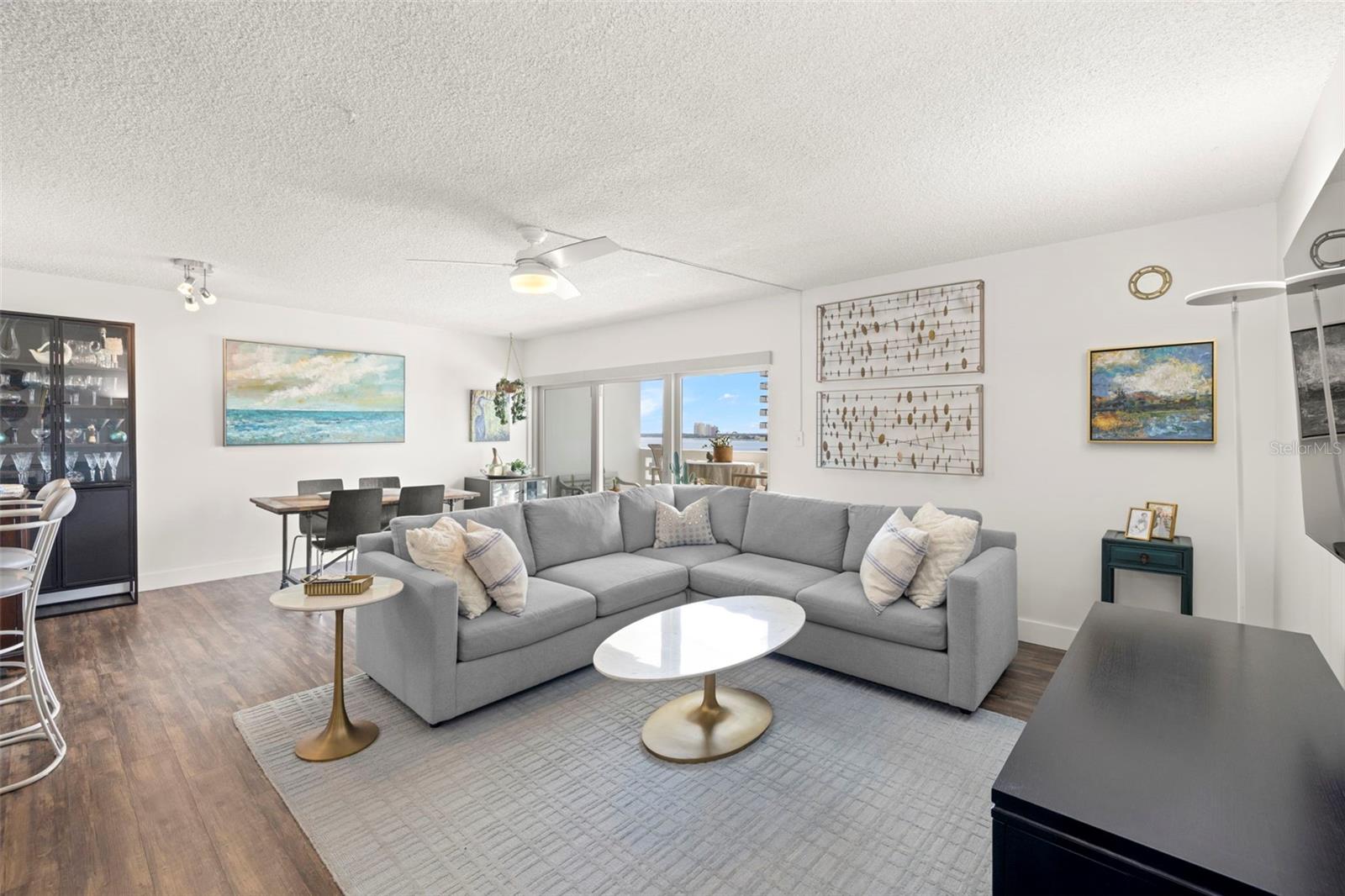 HARBOUR HOUSE CONDO - Residential