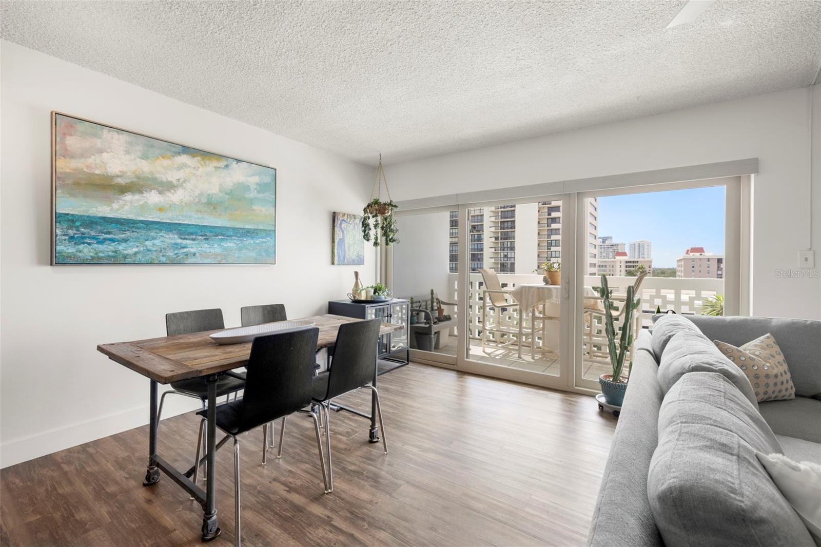 HARBOUR HOUSE CONDO - Residential