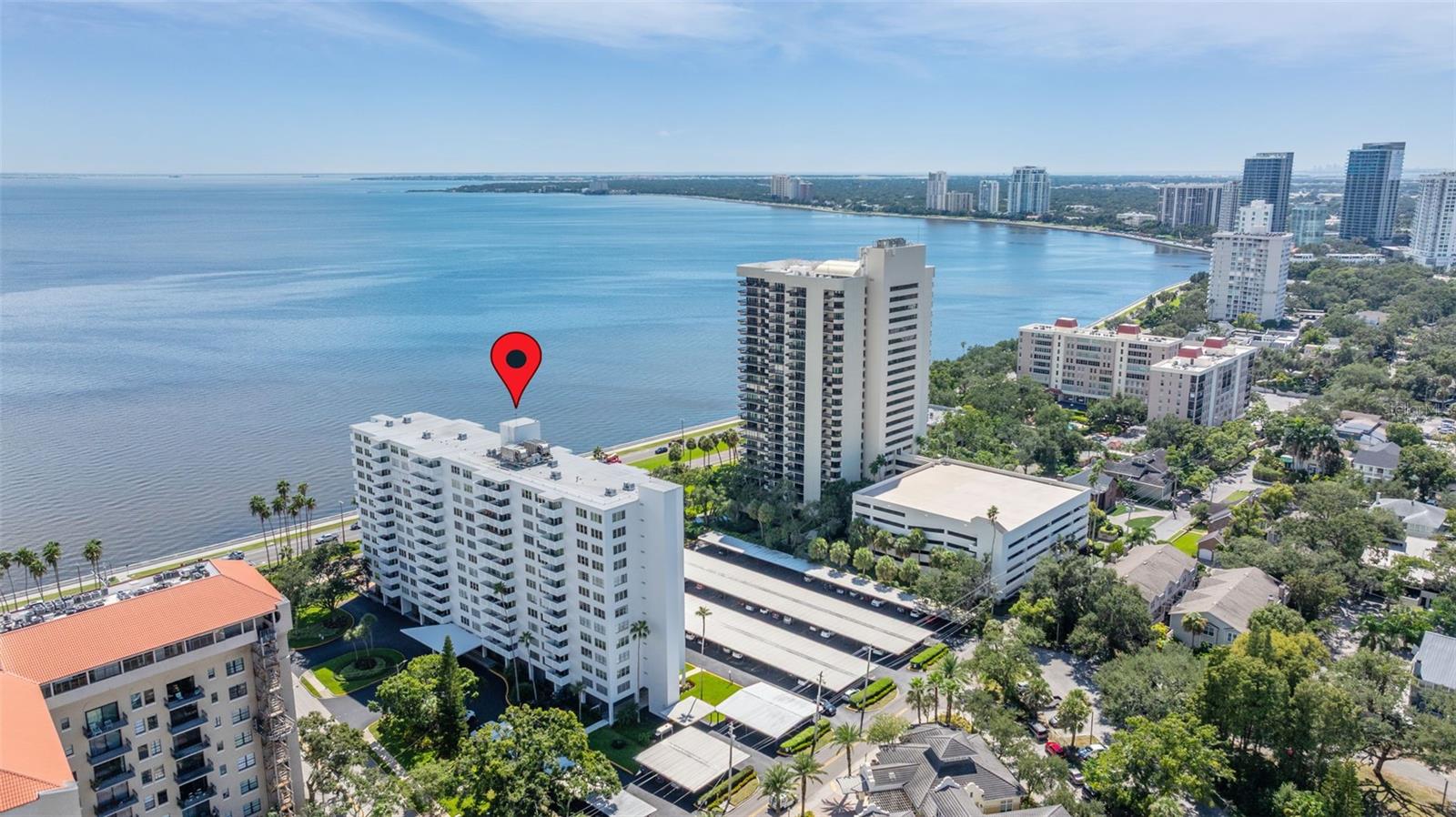 HARBOUR HOUSE CONDO - Residential