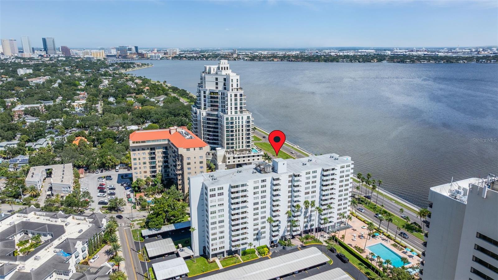 HARBOUR HOUSE CONDO - Residential