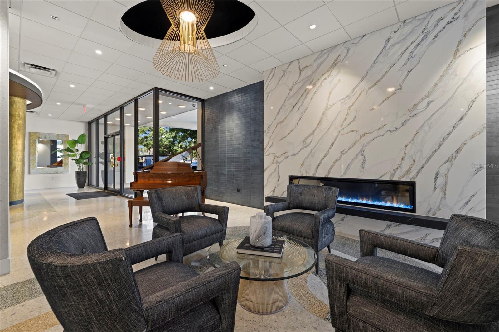 HARBOUR HOUSE CONDO - Residential