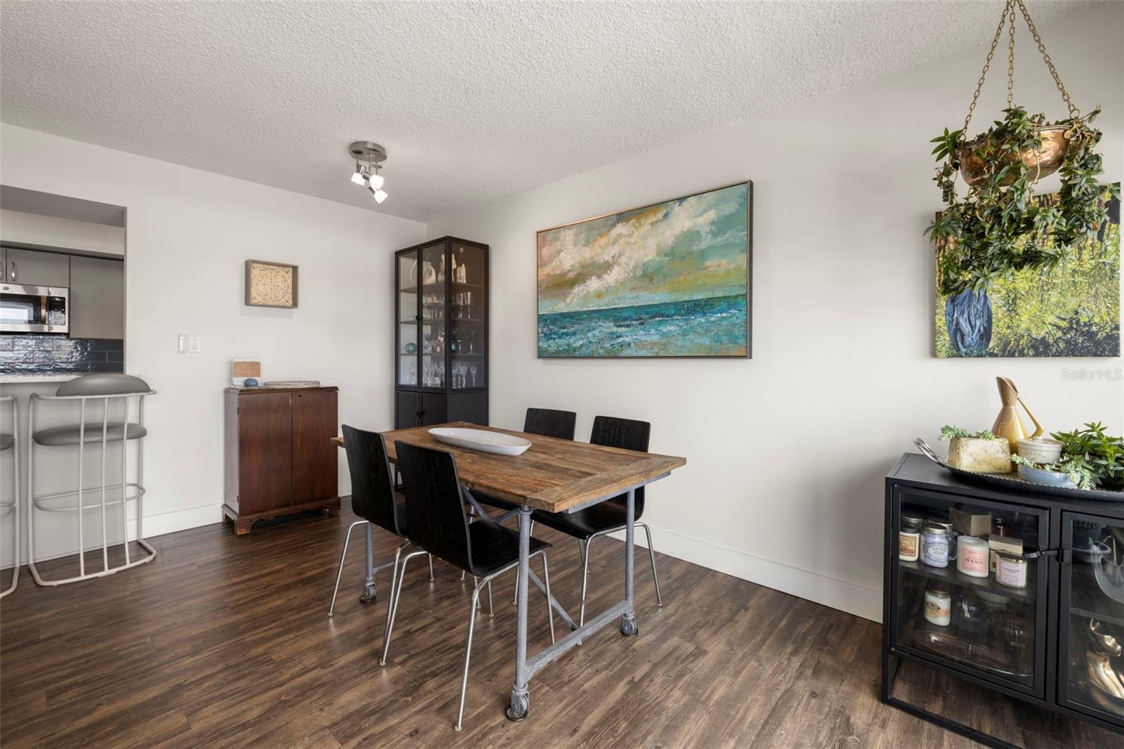 HARBOUR HOUSE CONDO - Residential