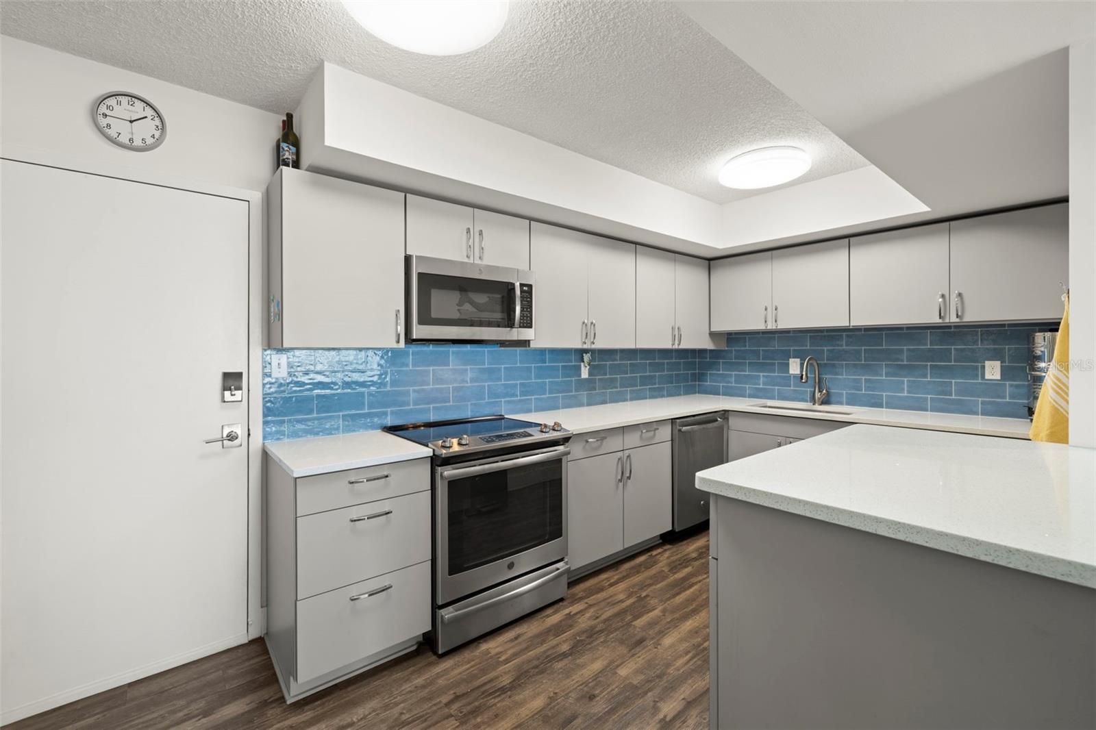 HARBOUR HOUSE CONDO - Residential
