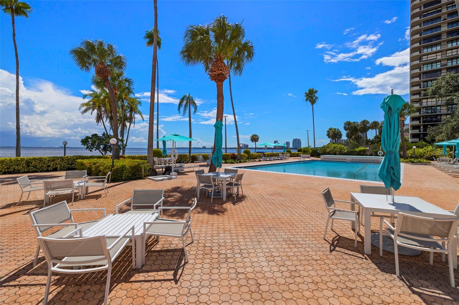 HARBOUR HOUSE CONDO - Residential
