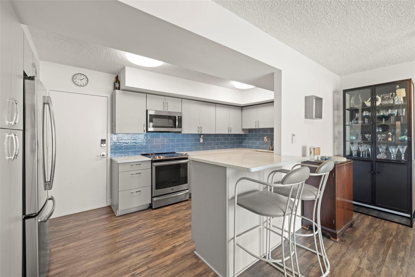 HARBOUR HOUSE CONDO - Residential