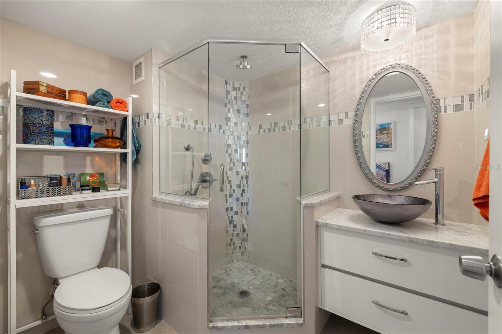 HARBOUR HOUSE CONDO - Residential