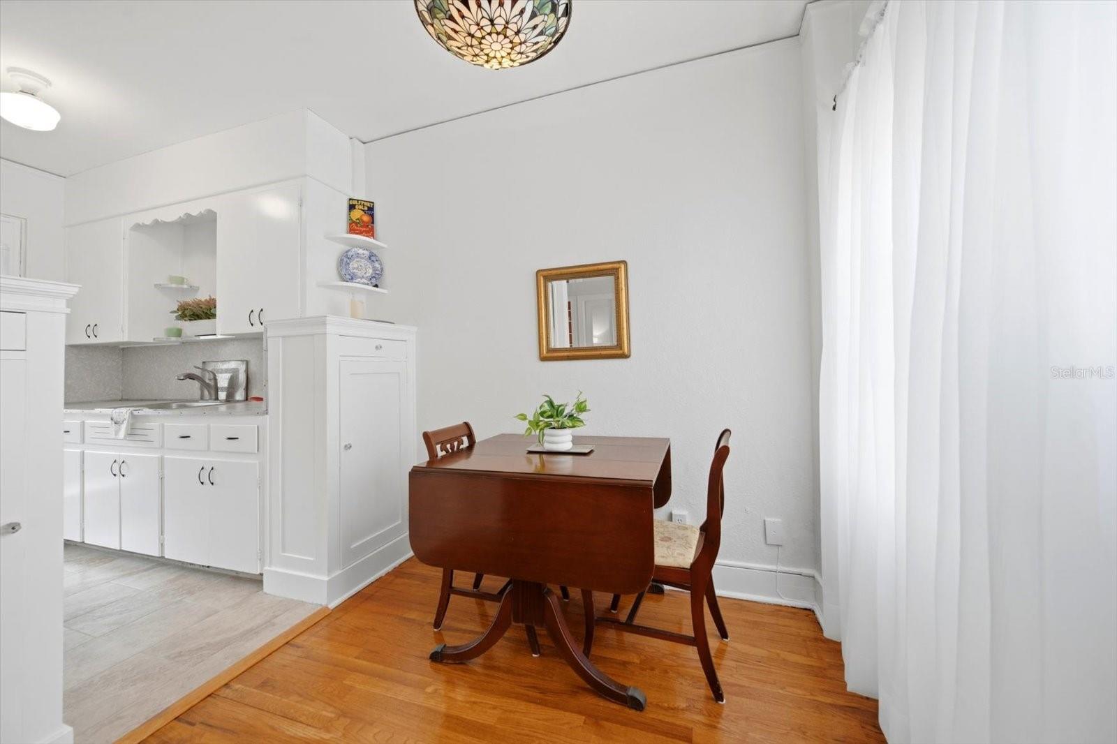 FLORI DE LEAON APTS CO-OP - Residential