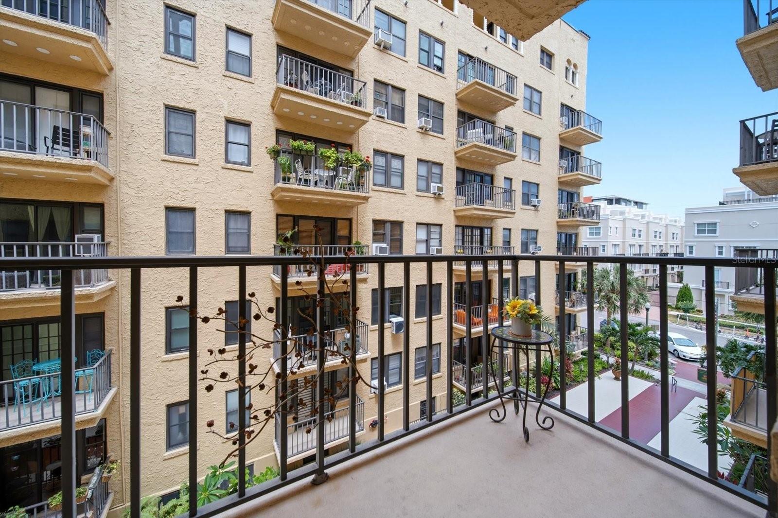 FLORI DE LEAON APTS CO-OP - Residential