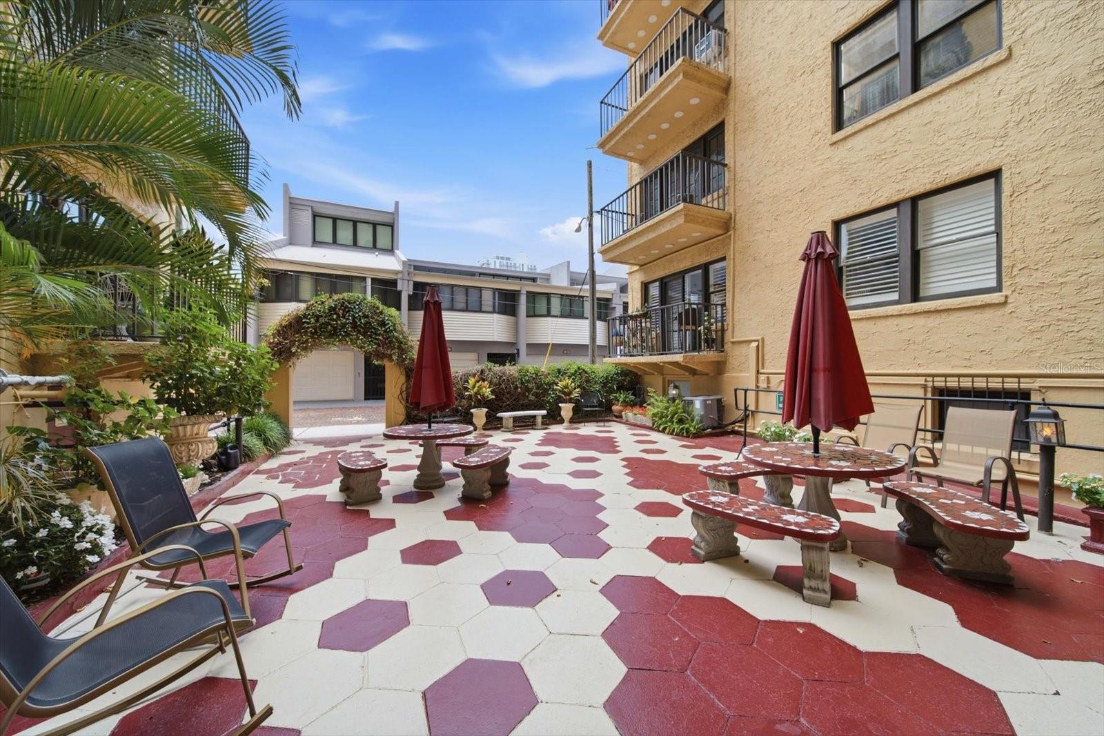 FLORI DE LEAON APTS CO-OP - Residential