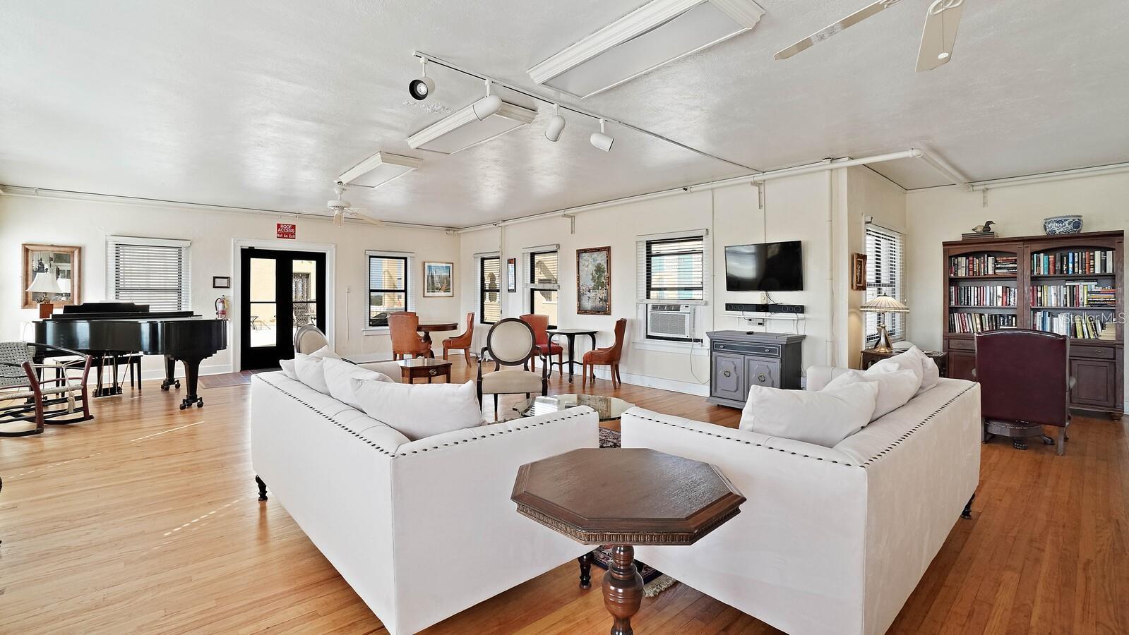 FLORI DE LEAON APTS CO-OP - Residential