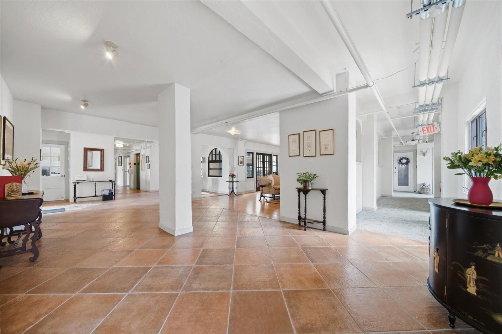 130 4 AVENUE N Apt 305