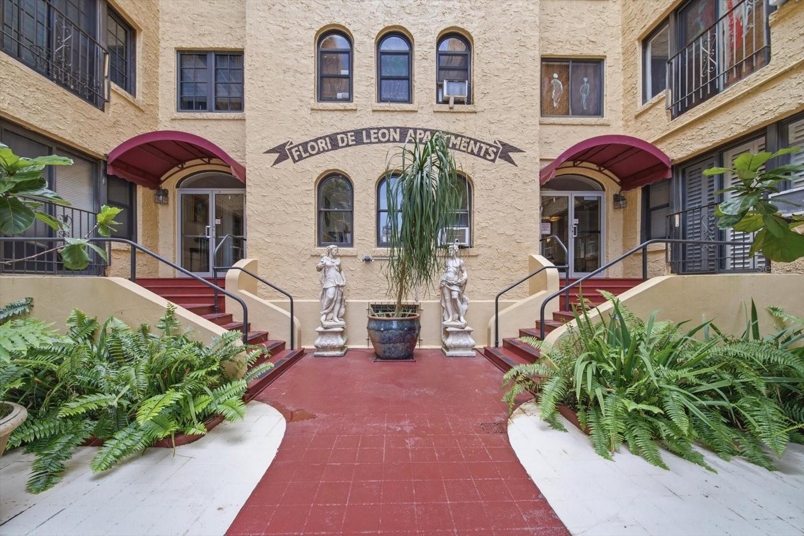 130 4 AVENUE N Apt 305