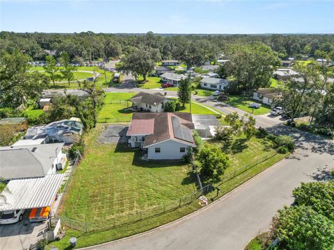 A home in LAKELAND