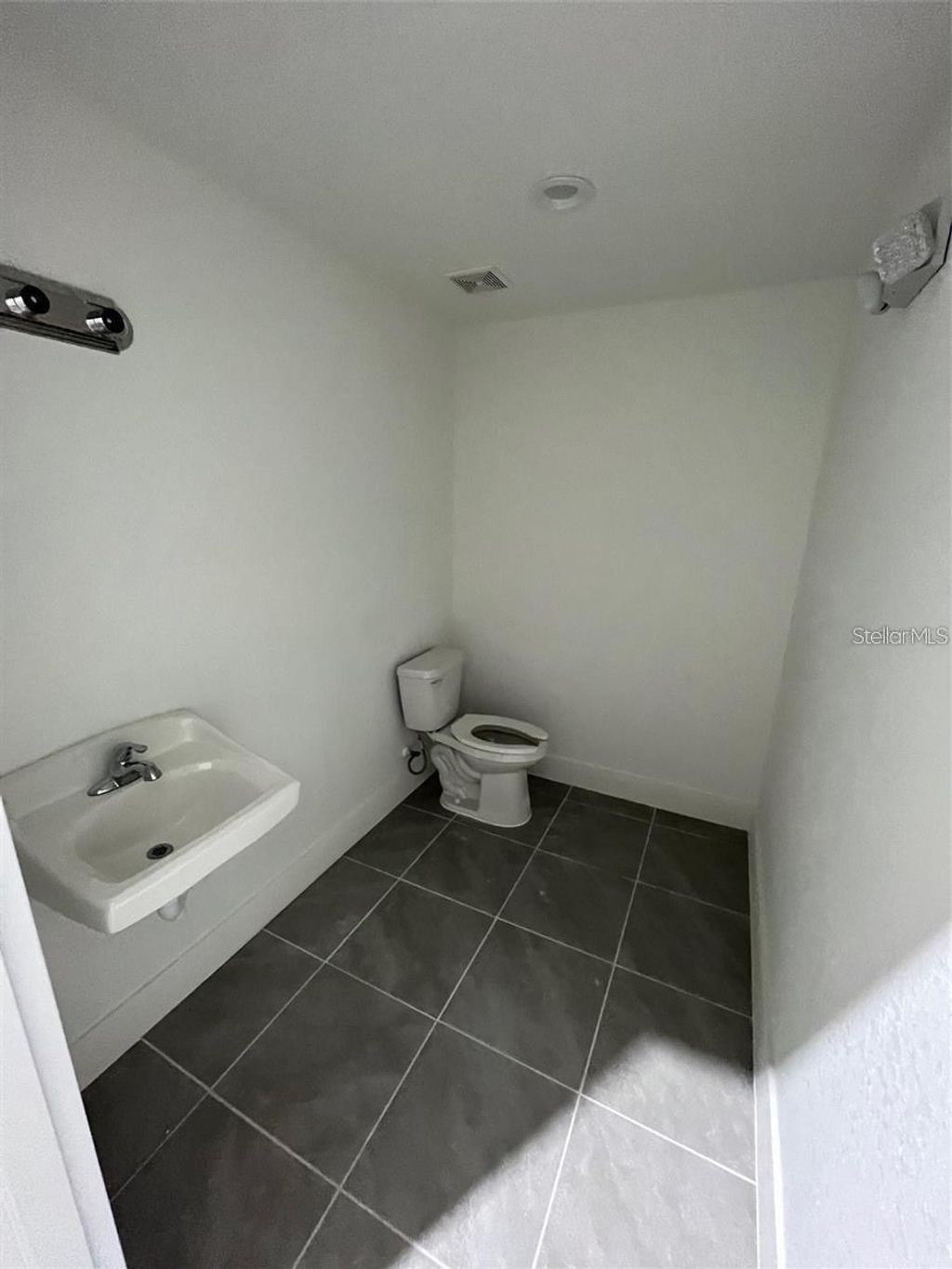 Photo of 5389 SE 133 Place, Belleview, FL 34420 (MLS # OM721355)