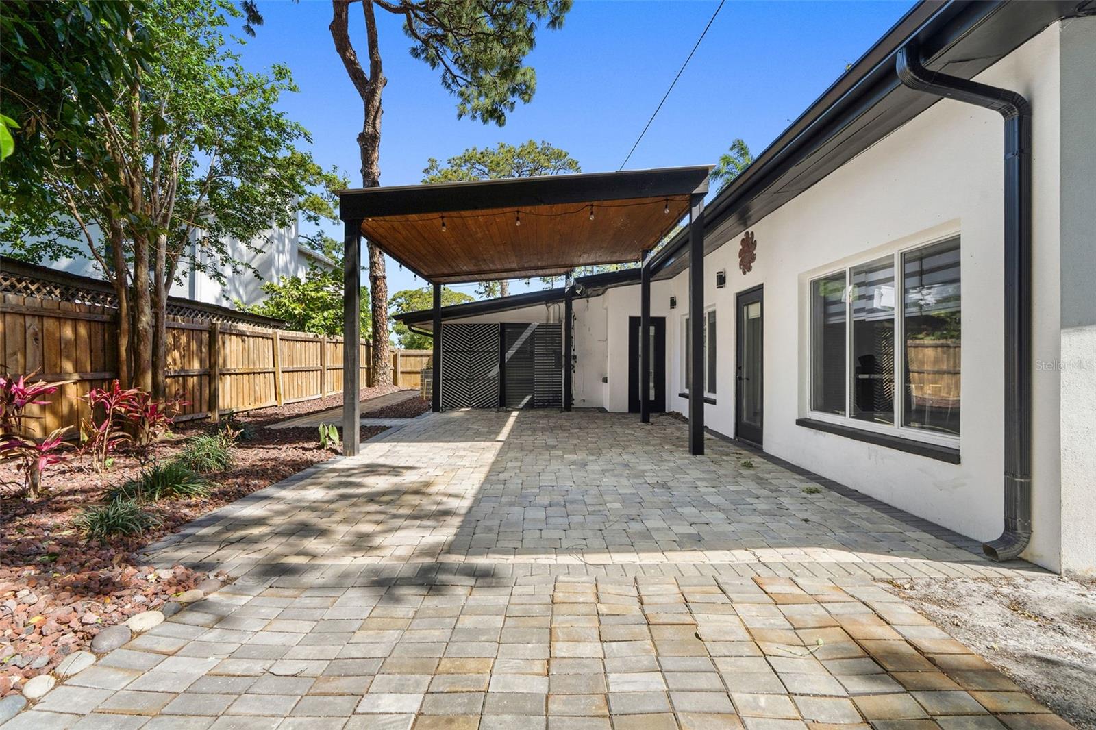 EAGLE CREST - Residential