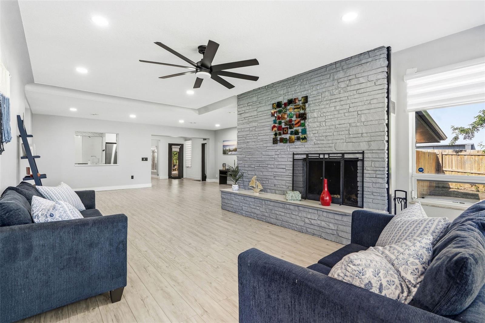 EAGLE CREST - Residential