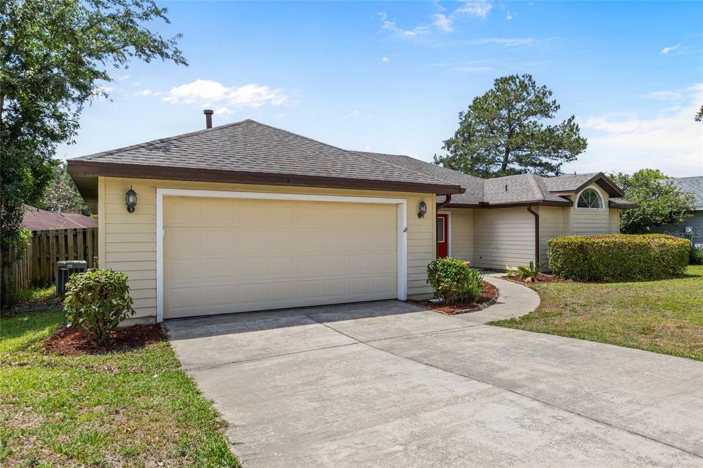 Photo of 8707 NW 10th Place, Gainesville, FL 32606 (MLS # GC530634)